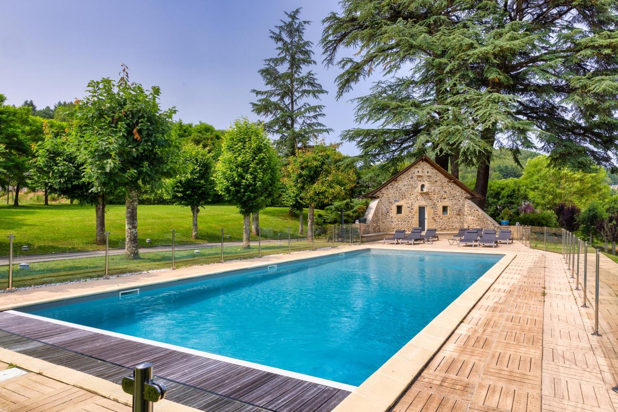 Chateau De La Falque, The Originals Relais Saint-Geniez-dʼOlt 외부 사진